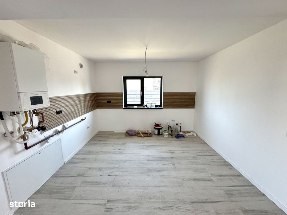 577 mp teren! ASFALT!CANALIZARE!Casa 4 camere, Valea Ursului-Vorovesti