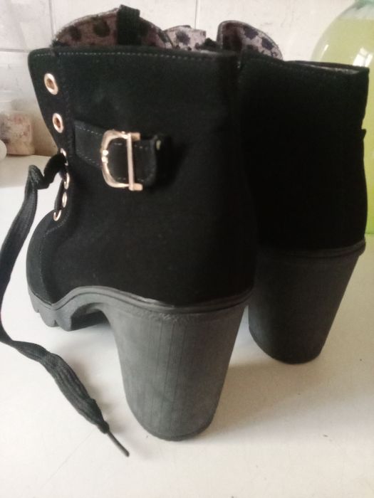 Продам новые не ношеные 37 р.