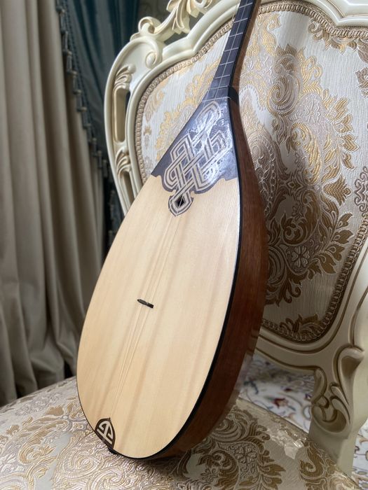 Домбыра сатылады