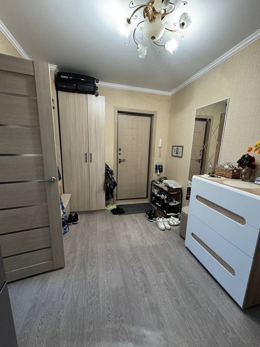 2к 53кв. в 8 мкр за 21млн.