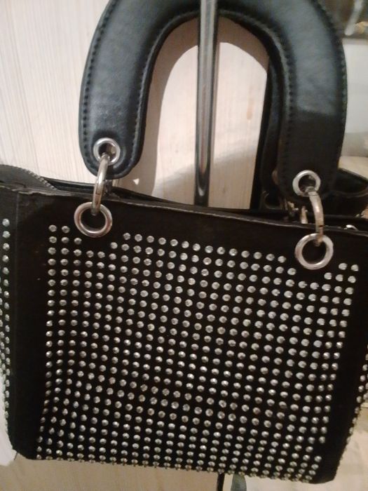 Обе сумки отдам за 6000т