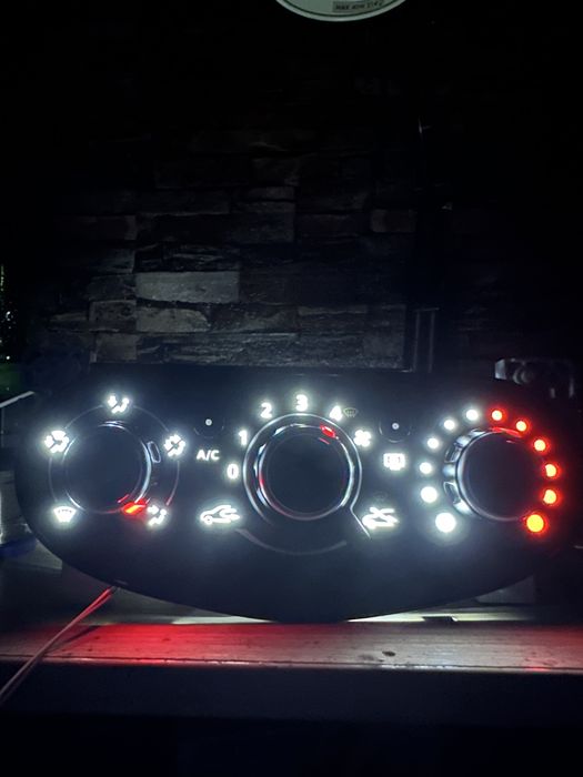 Leduri bord ( modificare lumini bord )