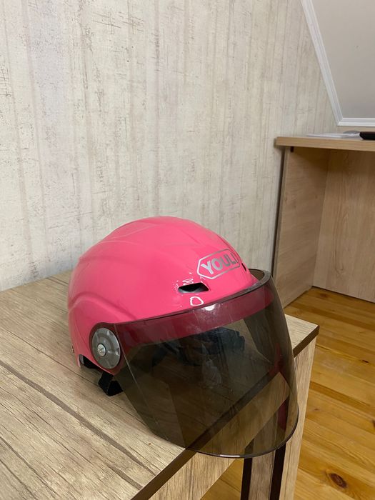 Шлем для мопеда розовый