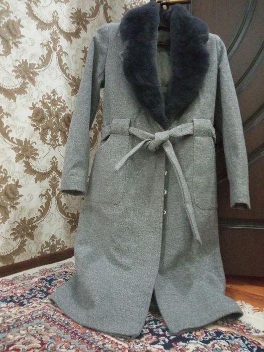 Пальто до колен М -Л  или 44размер зима осень