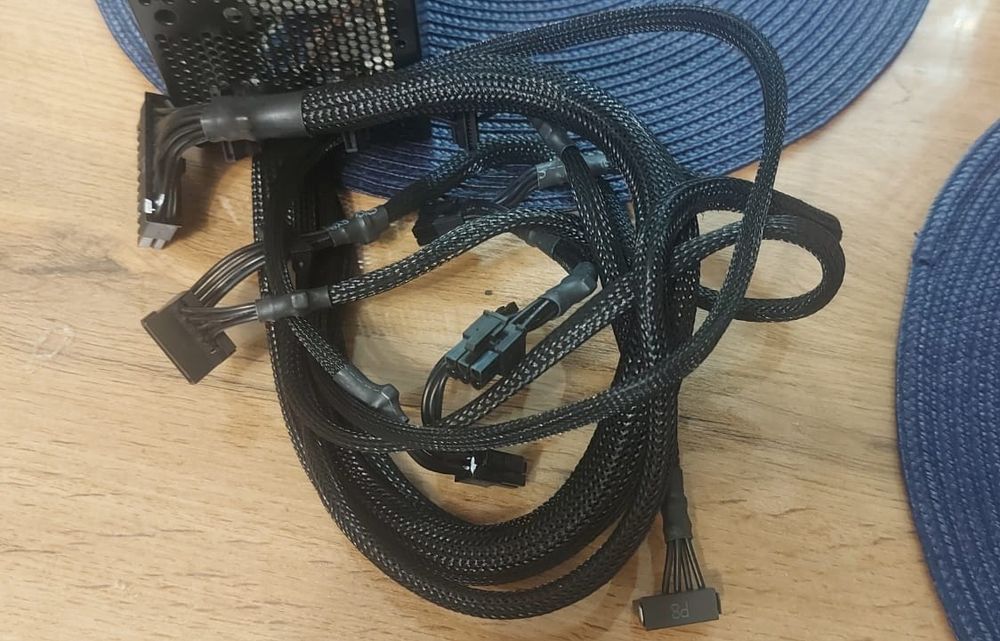 Продам блок питания для компьютора