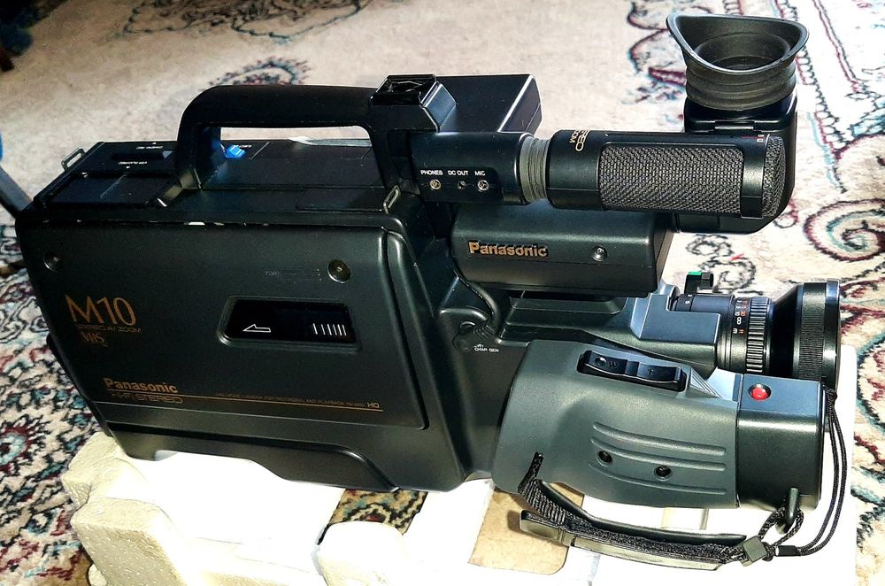 VHS видеокамера PANASONIC M10 новая в упаковке