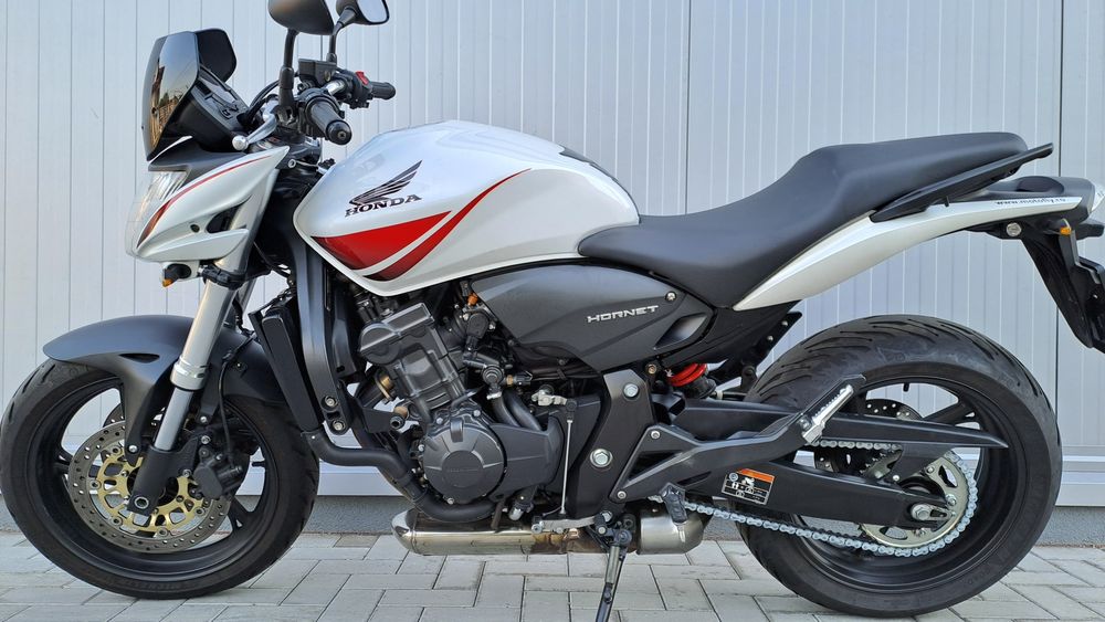 MotoFly vinde Honda Hornet 2010
