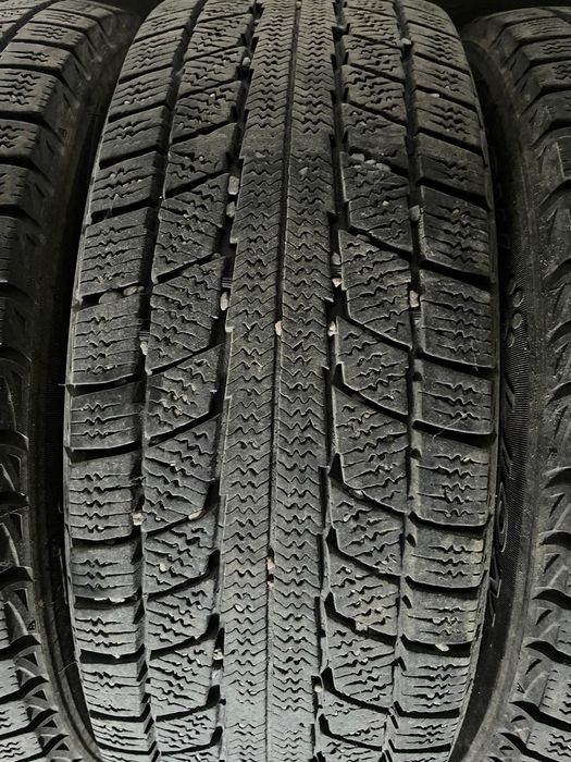 Зимние автошины в хорошем состоянии