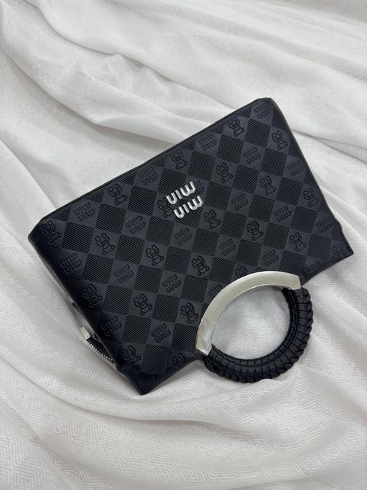 Сумкалар бар қолжетімді