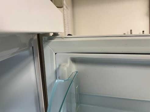 Малък хладилник с камера Liebher