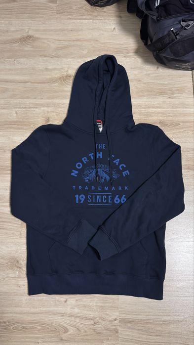 The north face оригинален суитшър, размер М.