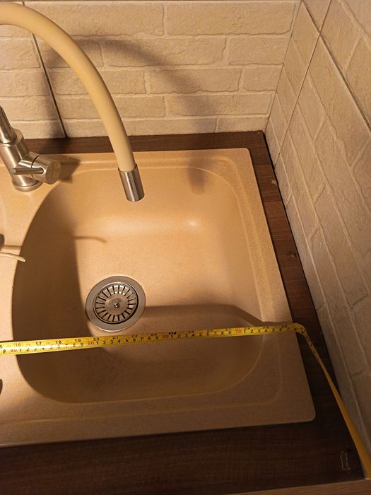 Vând chiuveta compozit