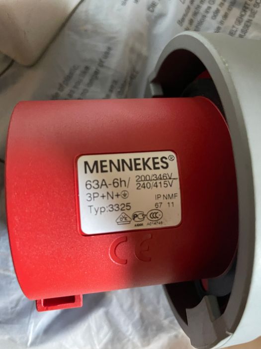 Вилка и розетка трехфазная Mennekes (Germany)