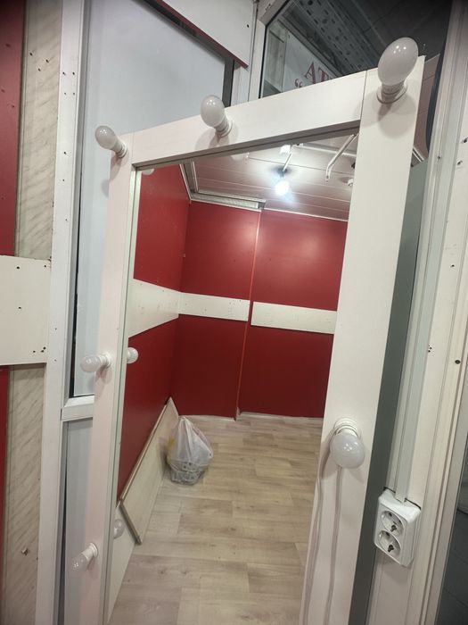 Продам зеркало для бутика