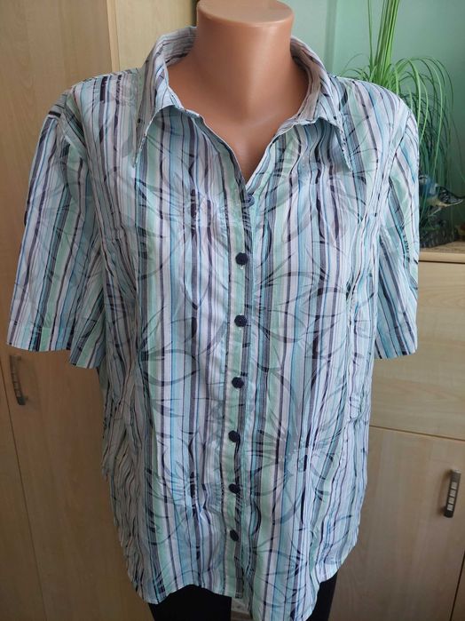 Тънки летни блузи с къс ръкав