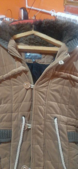 Куртка утепленная мужская,в отличном состоянии без дефектов
