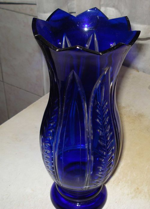 Ваза хрустальная синяя