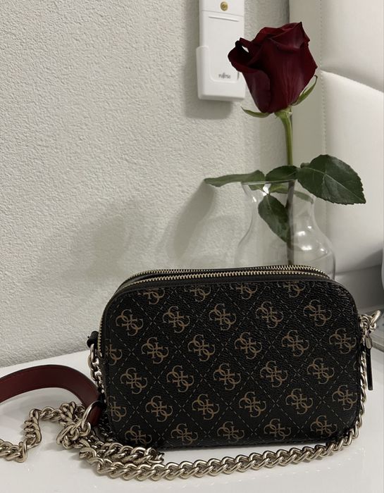 Ежедневна чанта Guess