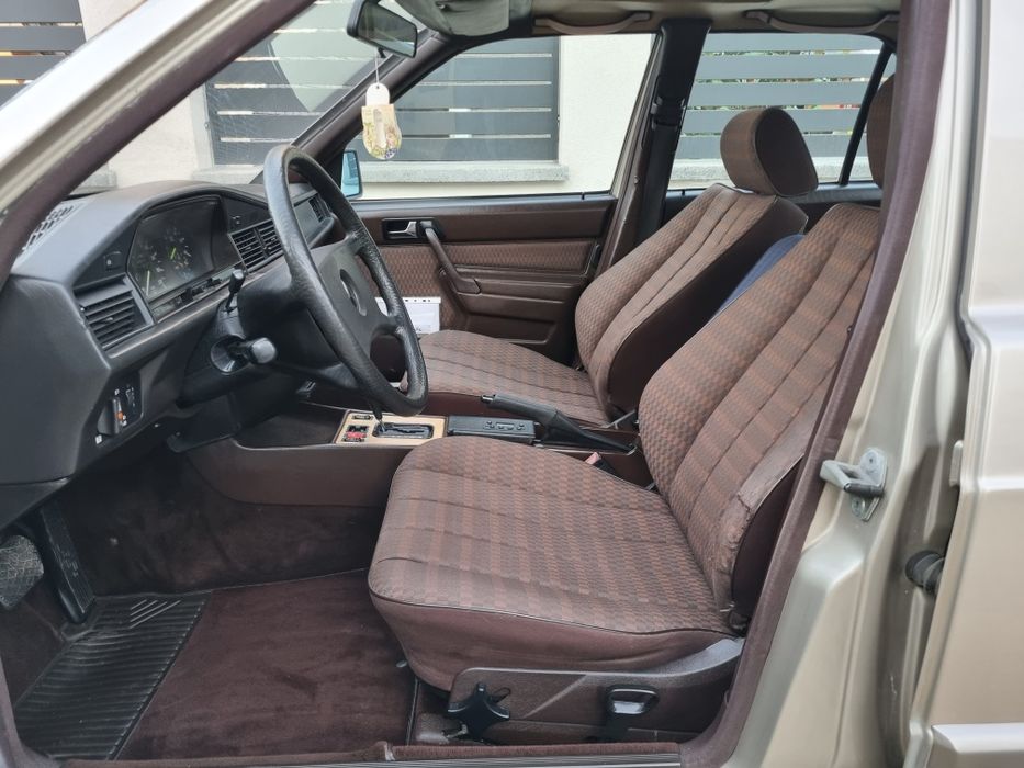 Vand Mercedes 190D vehicul istoric