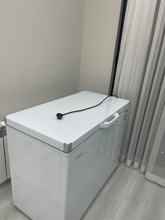 Морозильник. Почти новый