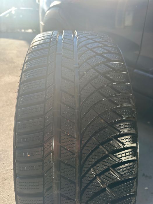 Гуми 245/45/20 KUMHO