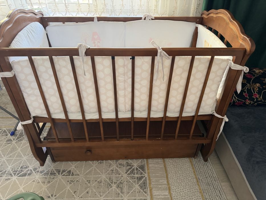 Продам манеж с маятником