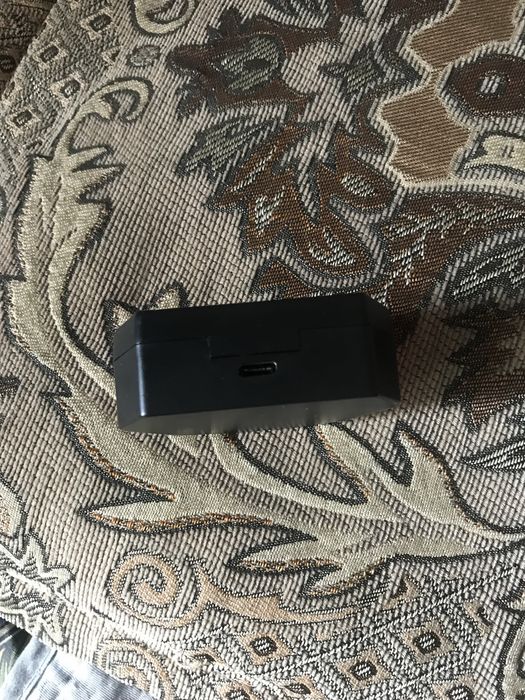 Беспроводной наушник