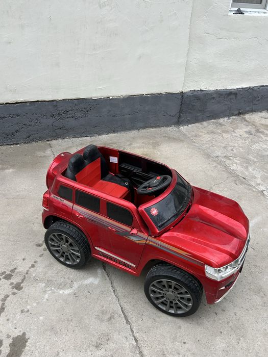 Продам детский электромобиль (джип)