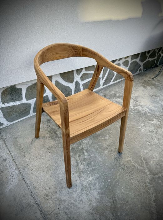 Стол от тиково дърво