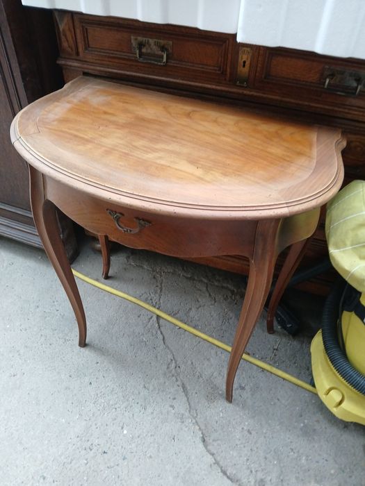 Noptiera ,consola ,si masuta