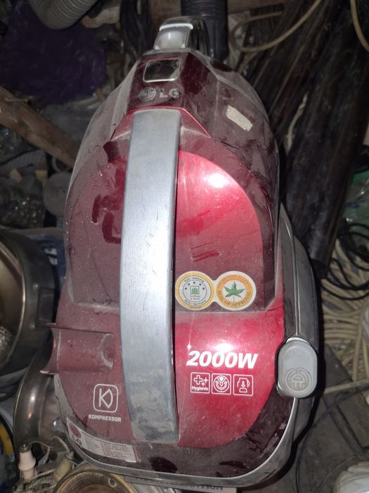 Продам пылисосы разные