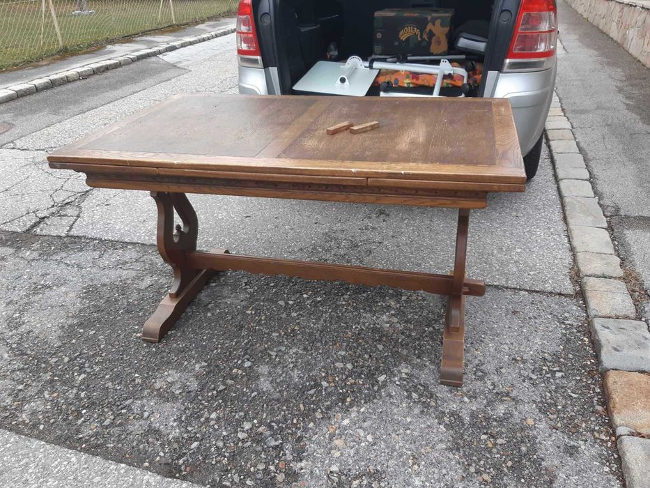 Scaune Vechi din Lemn 6 Bucati plus Masa extensibila