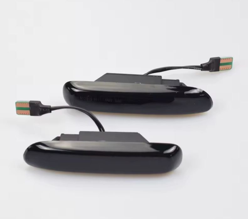 Нови черни Динамични/Бягащи мигачи BMW E46 pre facelift/Преди фейслифт