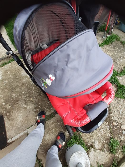 Carucior copil foarte puțin utilizat