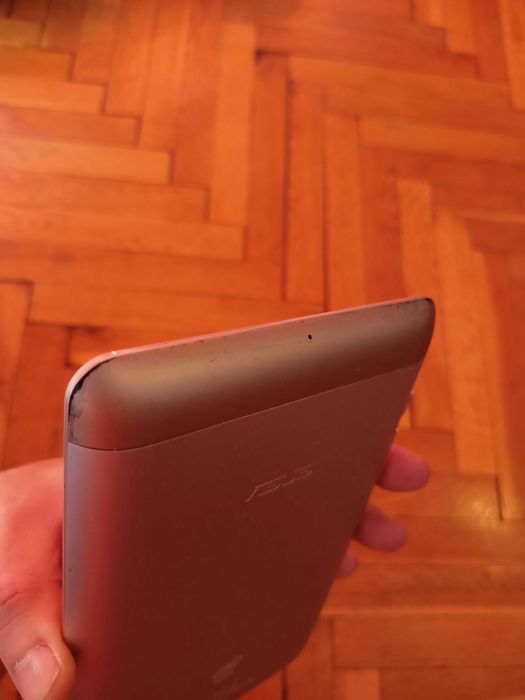 Asus 7 inc таблет