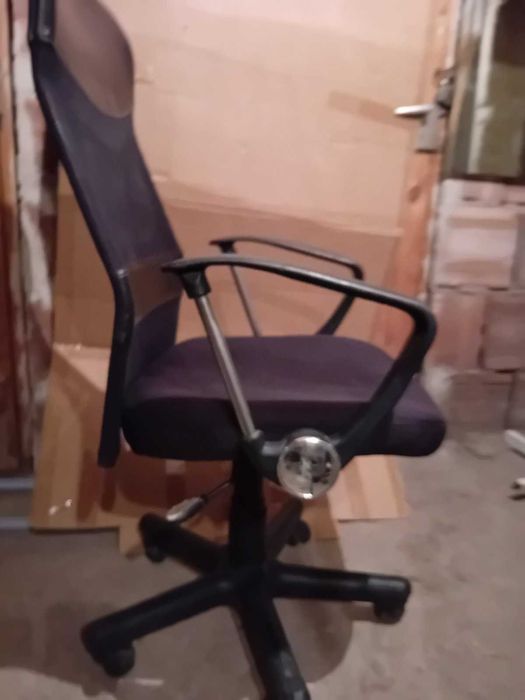 Офис стол с подлакътници