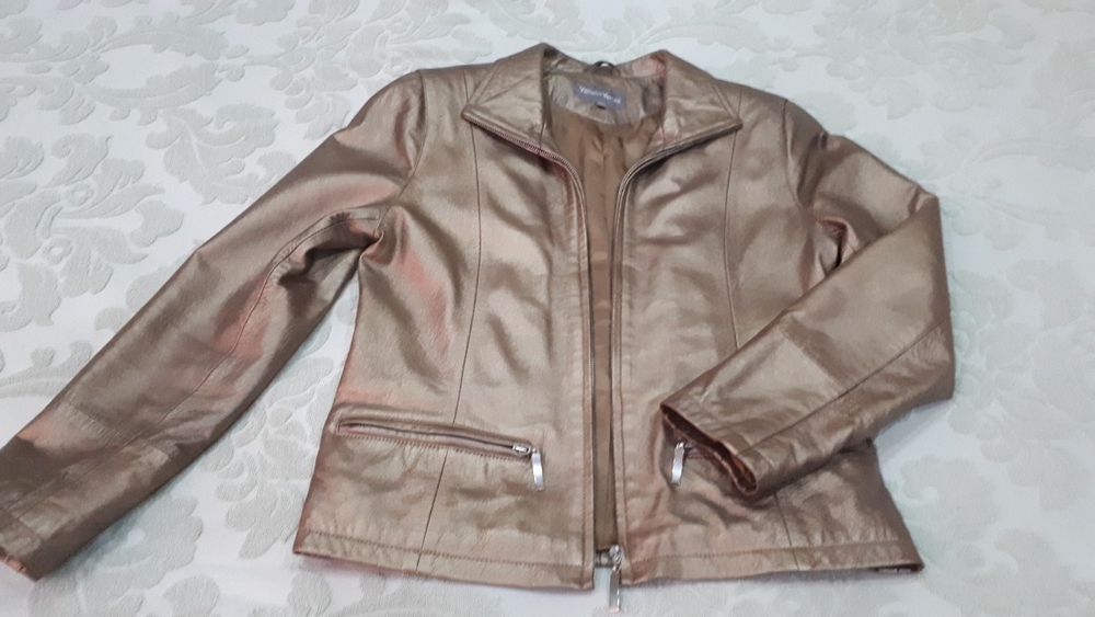 Кожаная женская куртка