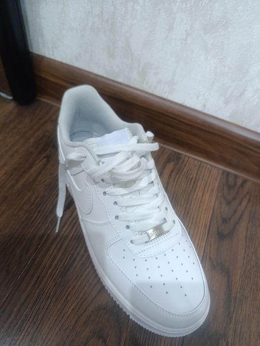 Продам кроссовки