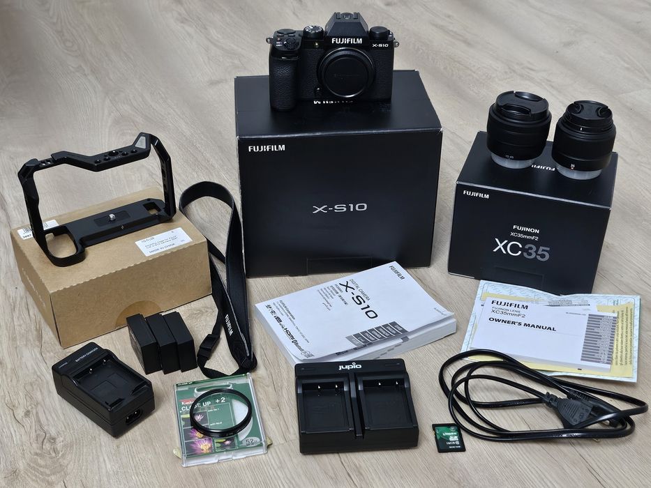 Продам фотоаппарат Fujifilm X-S10