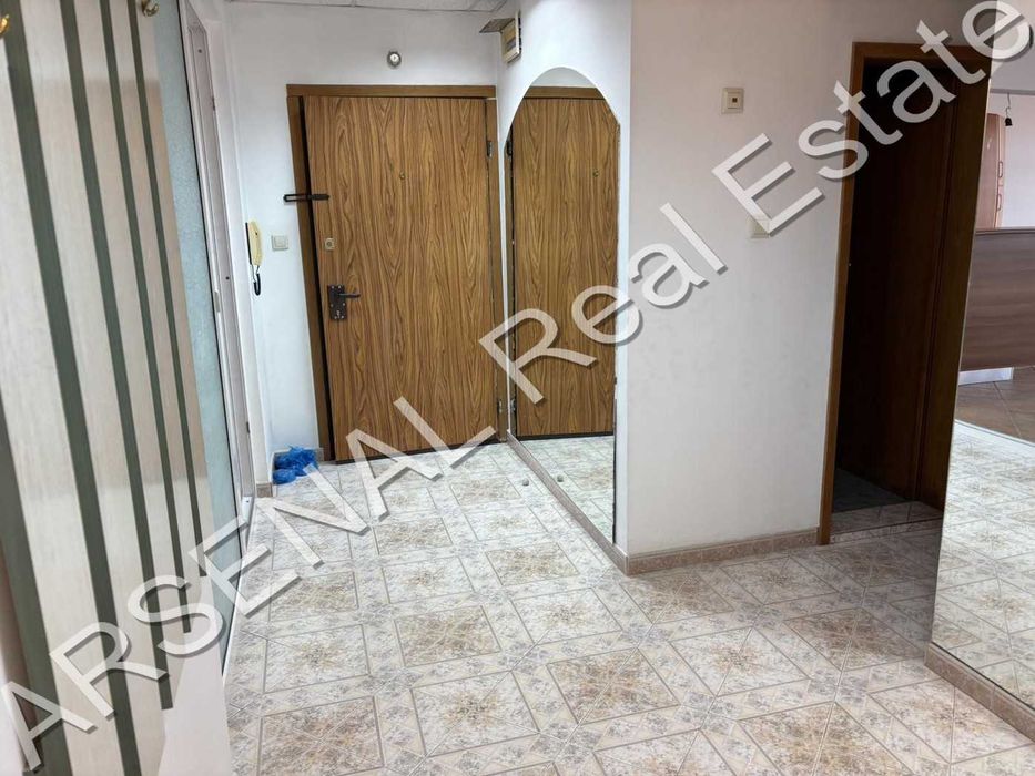 Продава се Тристаен апартамент в Варна, Бриз - 200 кв.м за 1658 €/кв.м - Снимка #1