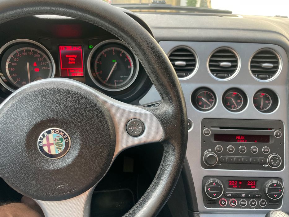 Vând Alfa Romeo 1.8 mpi