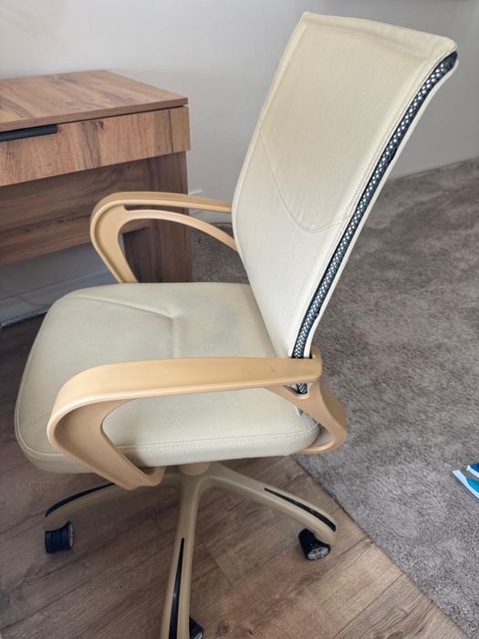 Продам кресло для работы