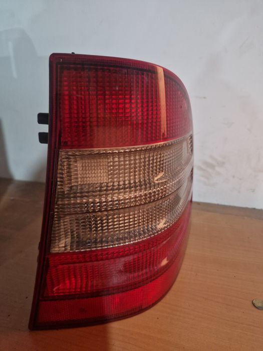 Продам задний фар 1шт