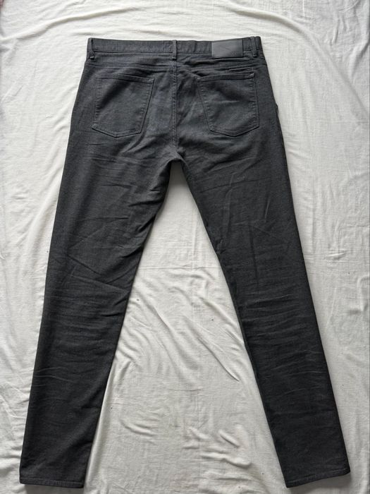 Hugo Boss.pantaloni pentru bărbați,măr.L