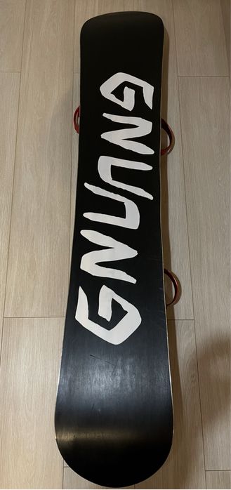 Продавам сноуборд GNU 158 см/ автомати drake fifty