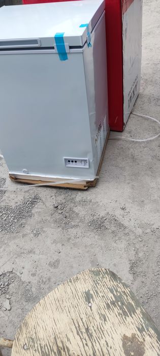 Морозильник с вмятинами и дефектами