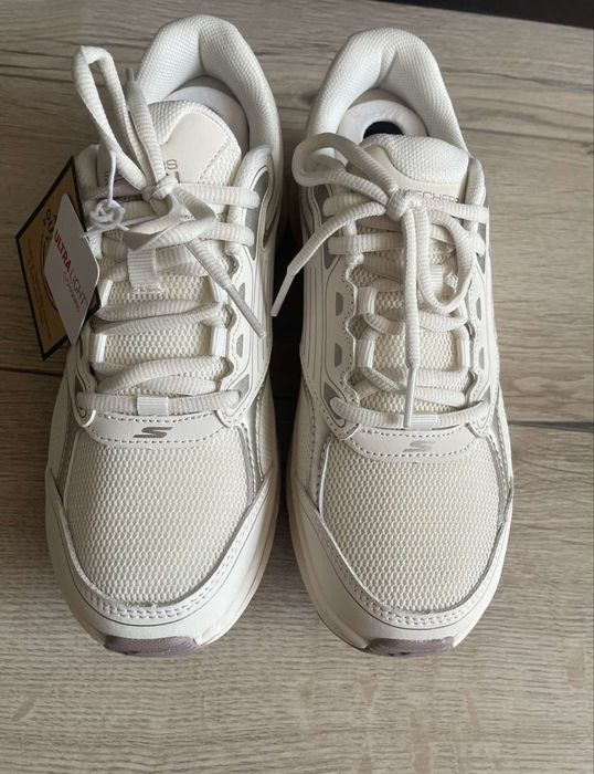Продавам чисто нови маратонки Skechers 37,5 стелка 24,5см