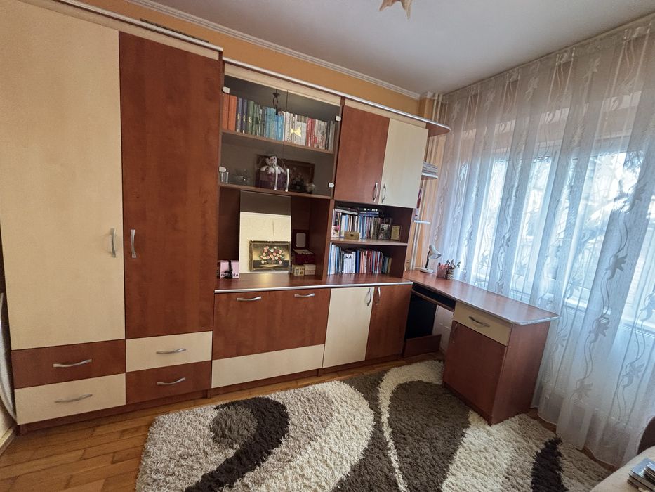 Vând mobilă + Canapea + Covor