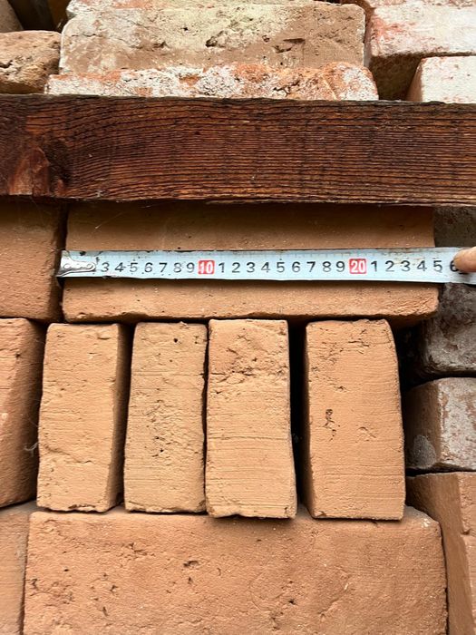 Caramida noua, lucrată manual