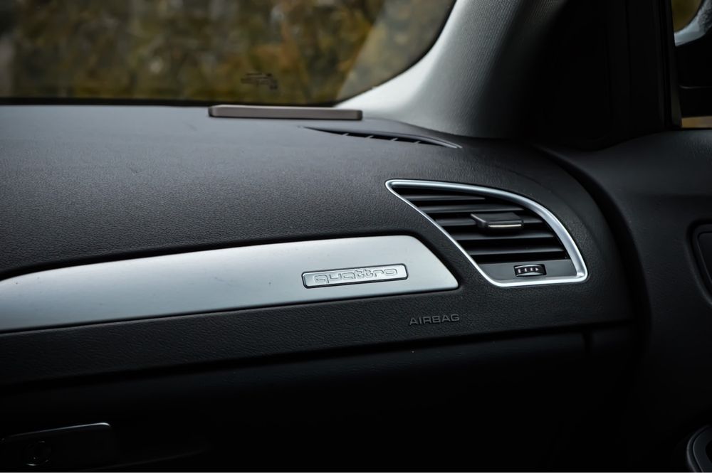 Audi A4 Allroad Quattro, 2.0 TDI 190 CP, Faruri LED + Bi-Xenon